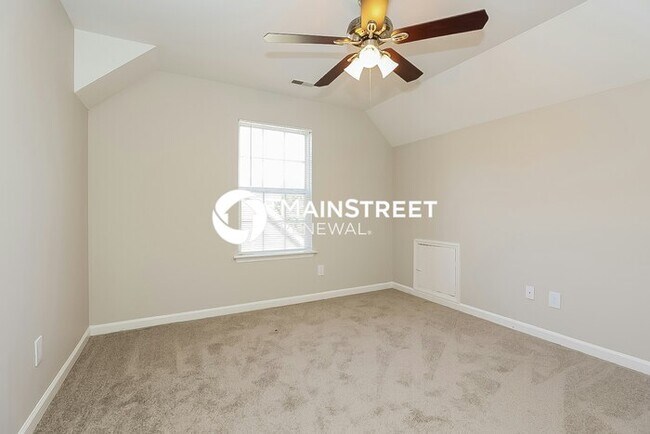 Building Photo - 3 Bedroom Pet-Friendly Home in ANTIOCH, TN with Main Street Renewal