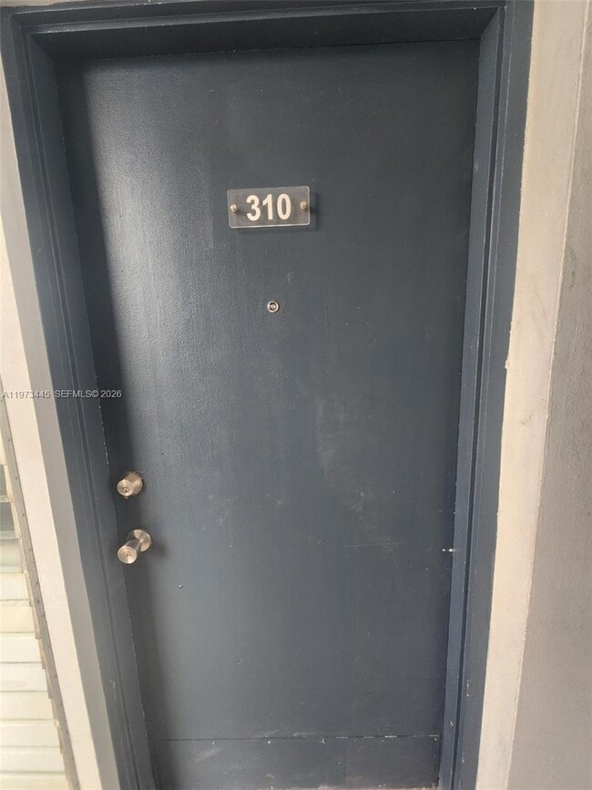 Building Photo - 2101 Normandy Dr