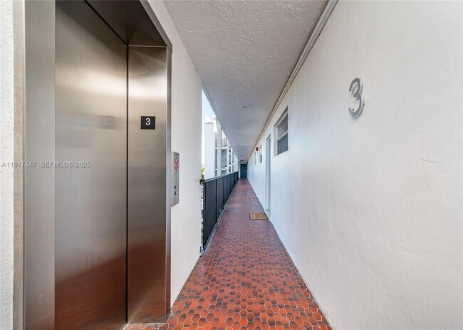 Building Photo - 2463 Coral Wy