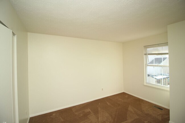 Building Photo - Very Nice Nottingham 3bd/2.5ba Townhouse w/ CAC & W/D--Available 8/14