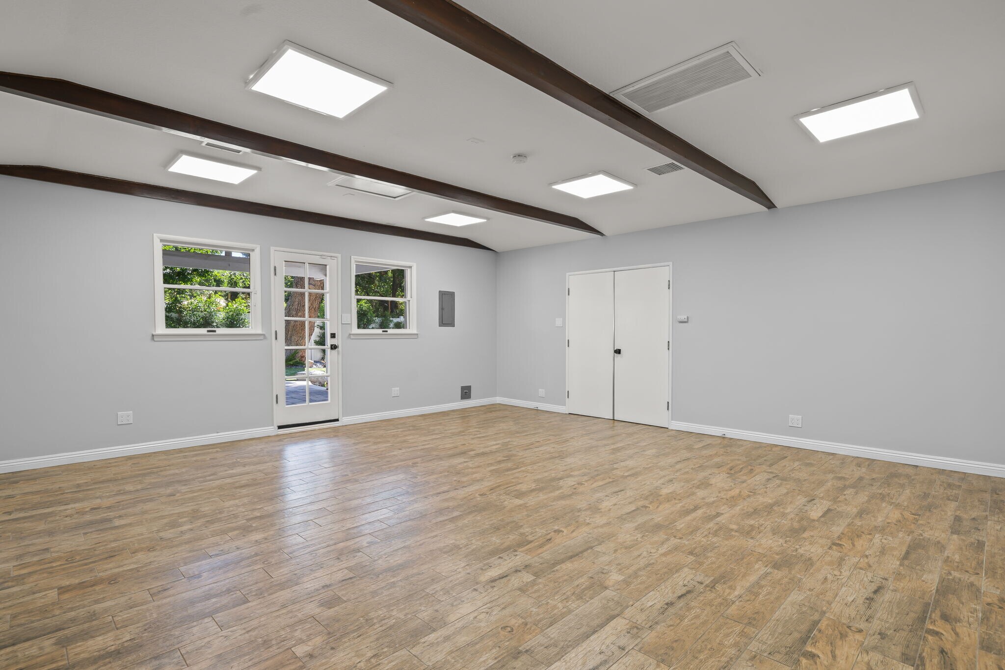 Building Photo - 15473 Lemay St