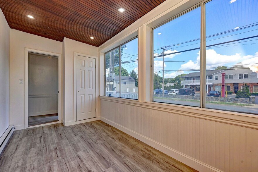 Building Photo - 330 Naugatuck Ave