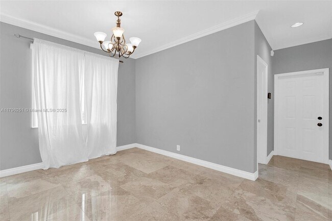 Building Photo - 1518 Maple Dr
