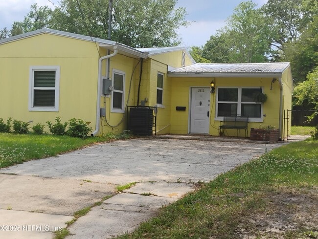 Primary Photo - 2812 Ernest St