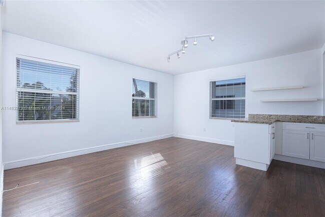 Building Photo - 931 79th Terrace