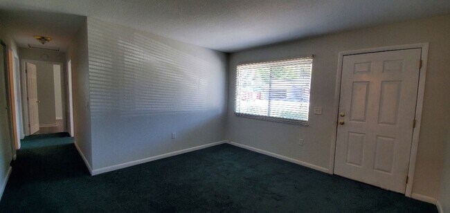 Building Photo - 3-Bedroom, 2-Bathroom Home for Rent in Winter Haven MOVE IN SPECIAL $500 OFF SECOND MONTH