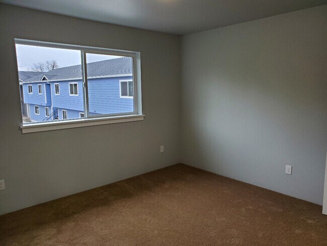 Building Photo - 220 Cheryl Ln