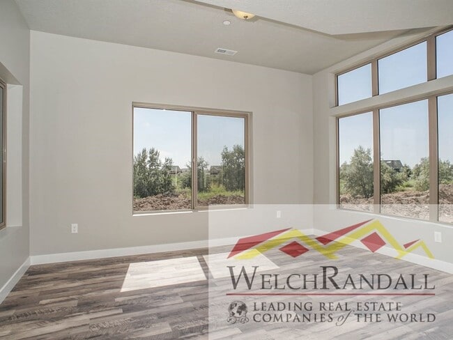 Building Photo - 3 bed 2.5 Bath Single-Family Home in Farmi...