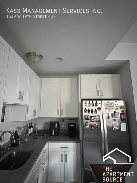 Building Photo - 1539 W 19th St