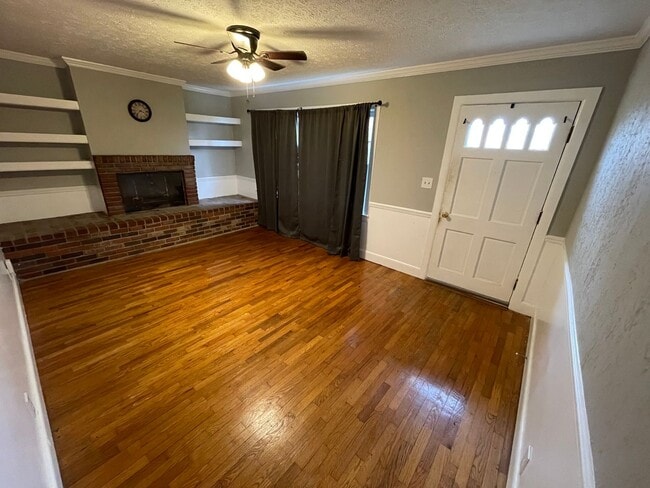 Building Photo - Cute Cottage Style Home For Rent