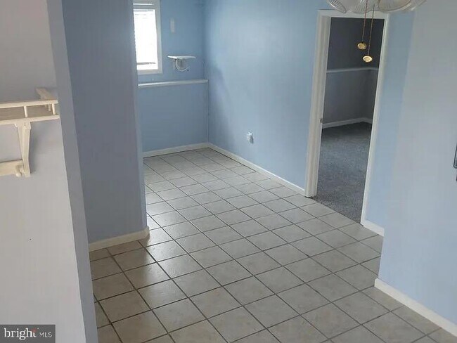 Building Photo - 356 Oak Lee Dr