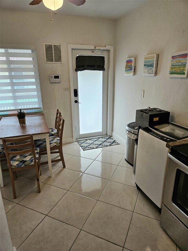 Building Photo - 7400 Harding Ave