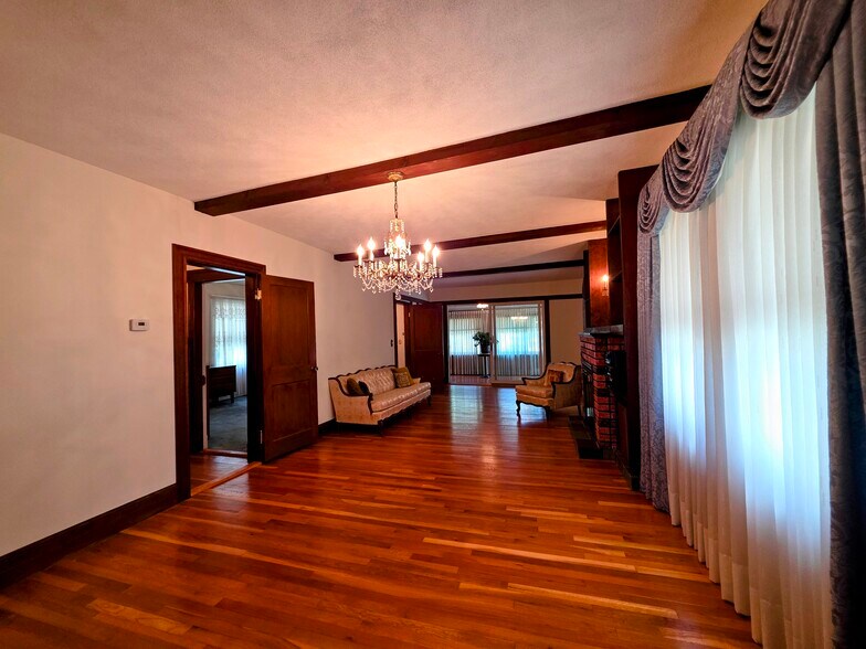 Building Photo - 97 White St