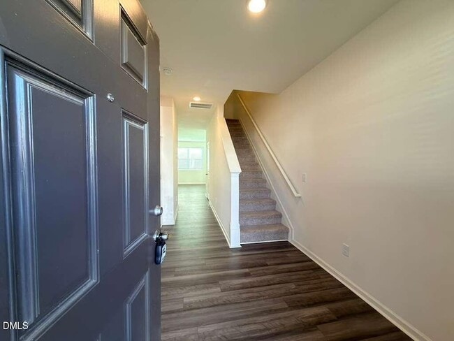 Building Photo - 2048 Trailside Dr