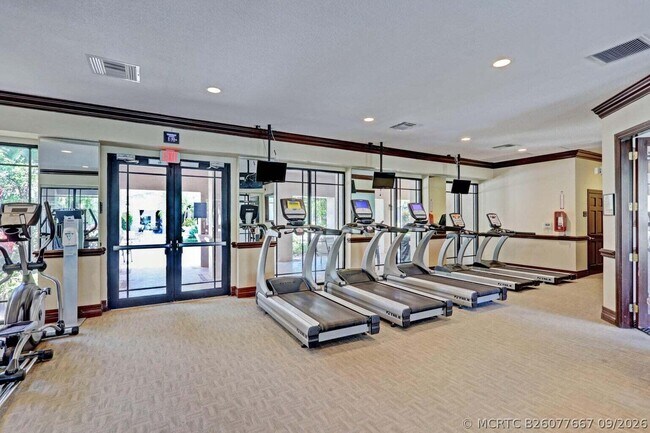 Building Photo - 3022 Alcazar Pl
