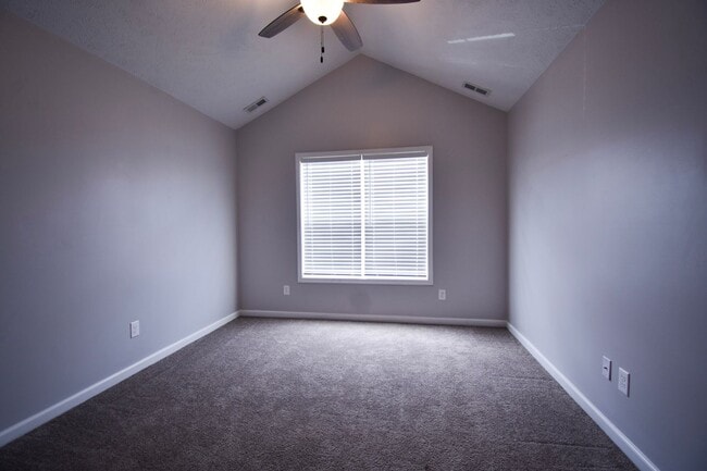 Building Photo - 135 Lenoir Dr