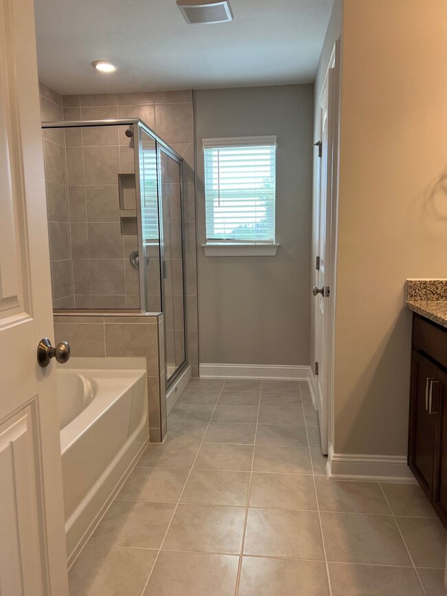 Building Photo - Coming Soon - Beautiful Home in Benson!