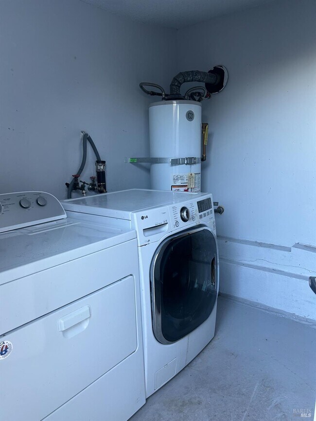 Building Photo - 900 Virginia St