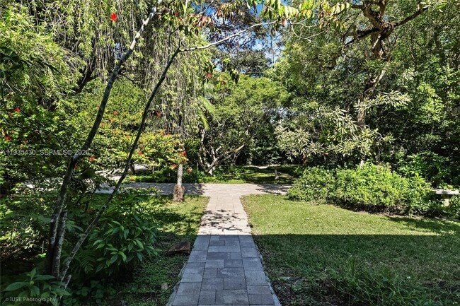 Building Photo - 6290 SW 86th St