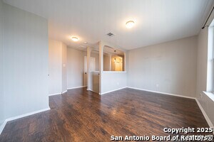 Building Photo - 423 Golden Walk