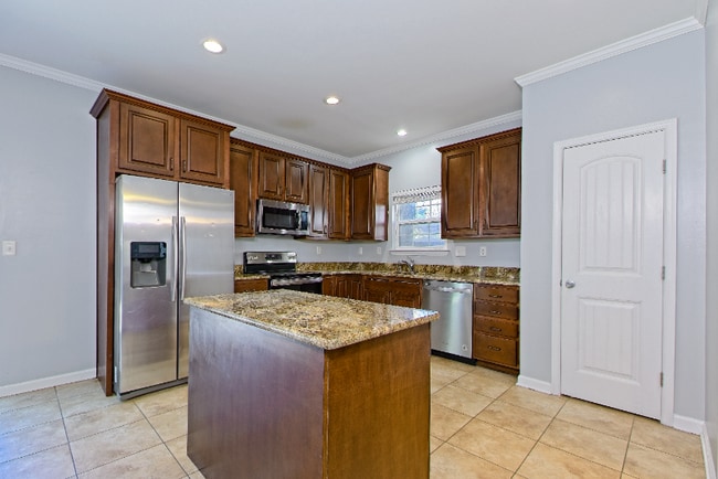 Building Photo - !!!WOW!!! Single Family home in Norfolk