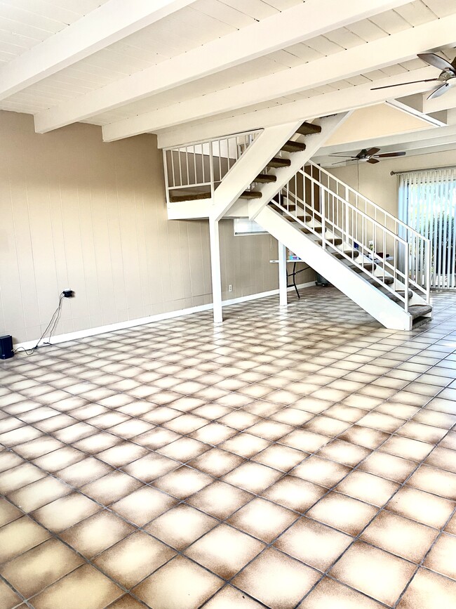 First floor living room - 1141 Shelley St