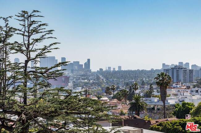 Building Photo - 1424 N Crescent Heights Blvd