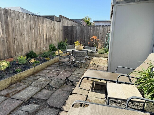 Building Photo - 413 Huntington Ave