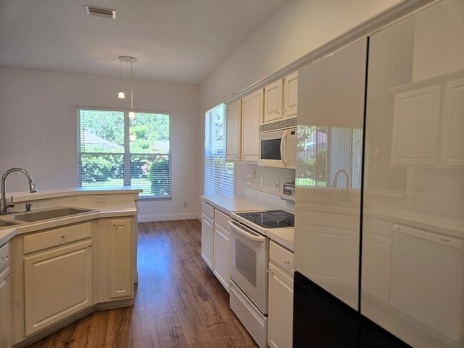 Building Photo - Lake Mary - 3 Bedrooms, 2 Bathrooms - $3,095.00