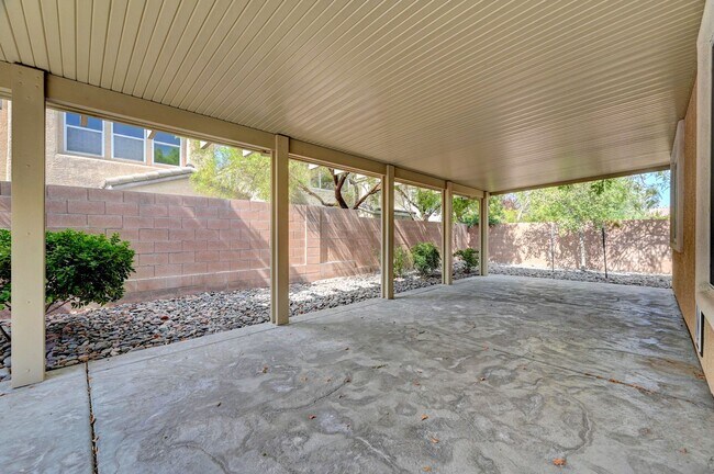 Building Photo - 10240 Gladstone Peak St