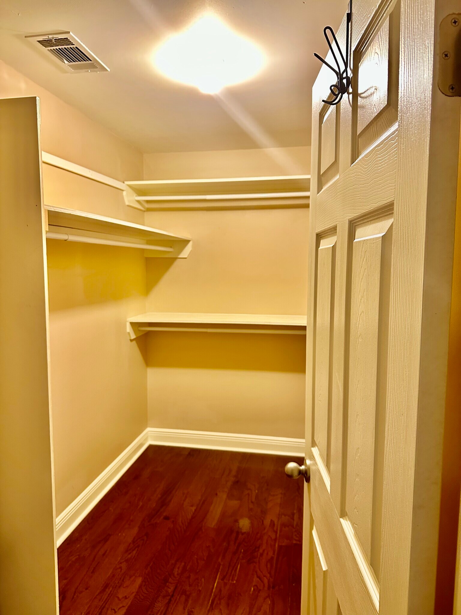 2nd MBR walk-in closet - 4514 Woodlyn Dr