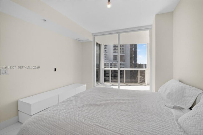 Building Photo - 18201 Collins Ave