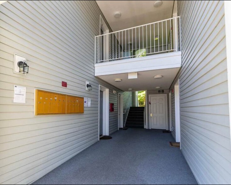Building Photo - 2702 Snowbird Terrace