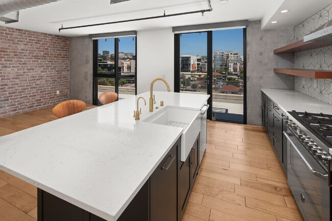 Building Photo - 1780 Kettner Blvd