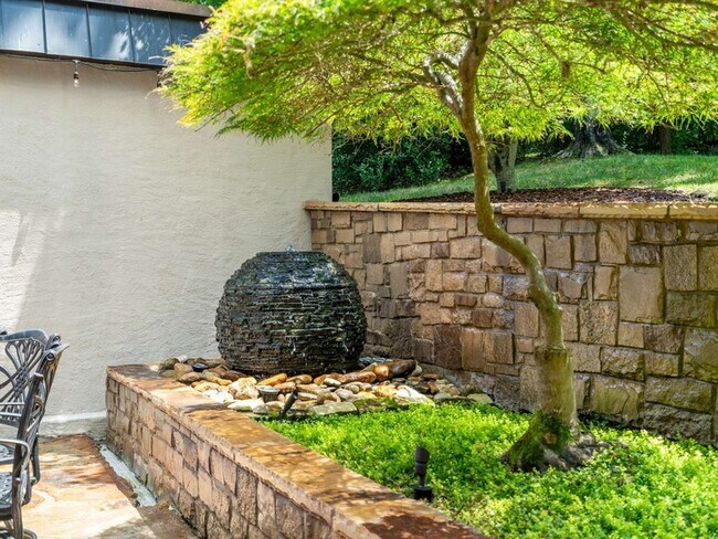 Building Photo - 3807 Harding Pl