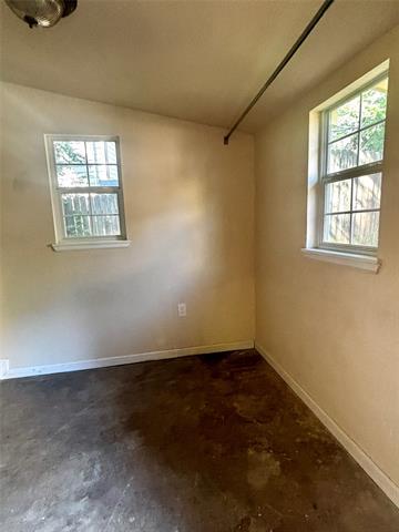 Building Photo - 905 Isbell Rd