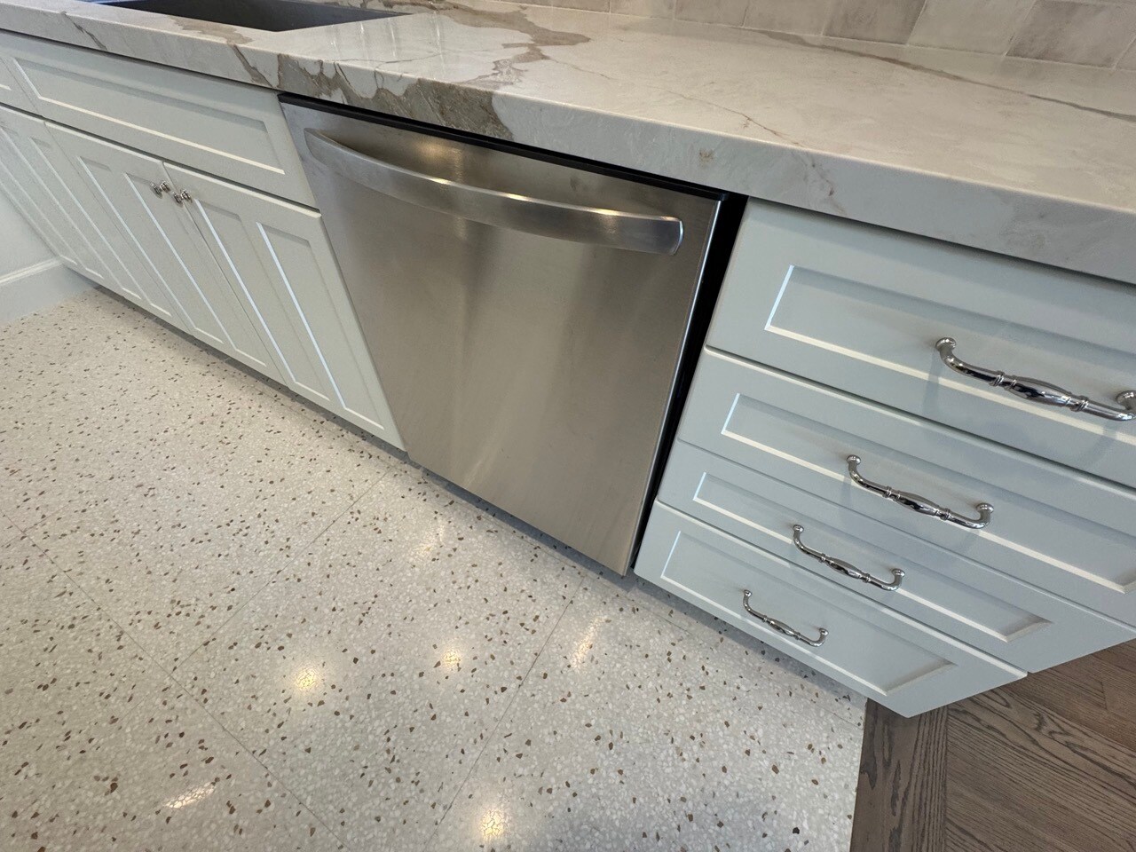Building Photo - 6345 Primrose Ave