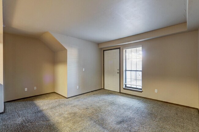 Building Photo - 14415 N Pennsylvania Ave