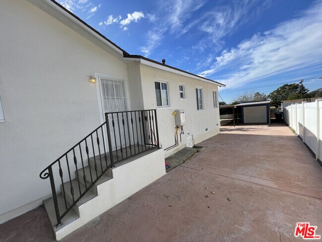 Building Photo - 10631 Tinker Ave