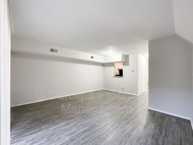 Building Photo - 951 Hollywood St