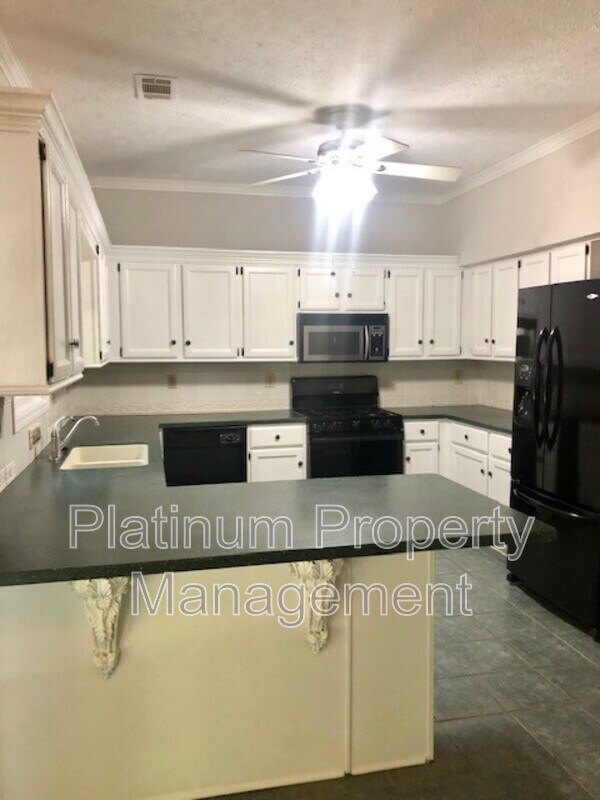 Building Photo - 740 Trellis Pond Ct