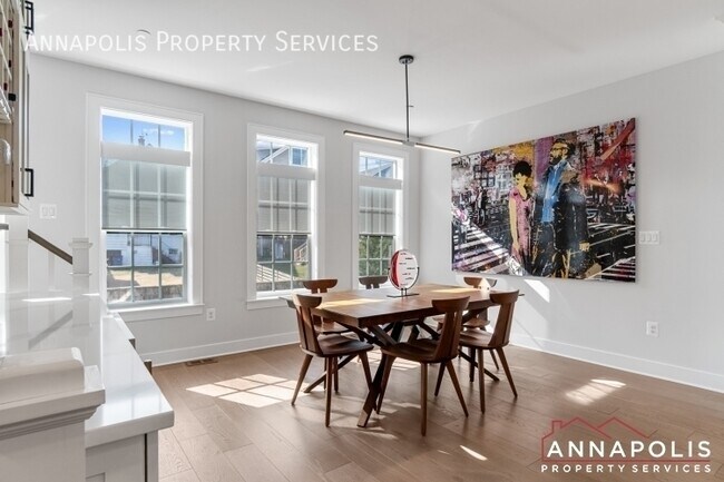 Building Photo - 285 West St