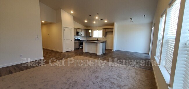 Building Photo - 10679 W New Berlin Dr