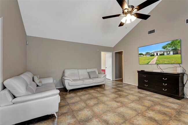 Building Photo - 11718 Scottsdale Dr
