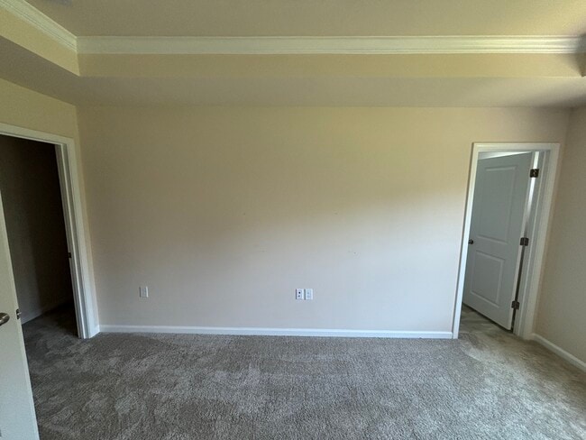 Building Photo - 837 Falls Grove Trl