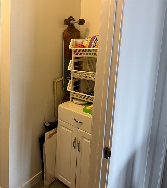 Building Photo - 1530 S State St