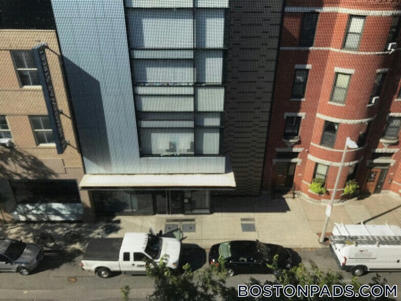 Building Photo - 26 Hemenway St