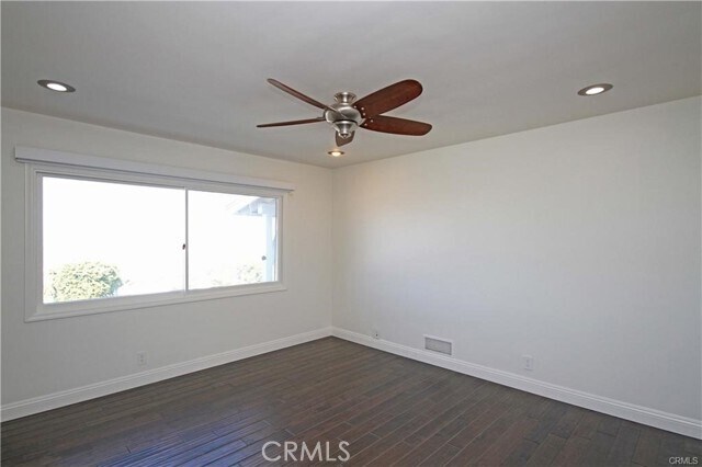 Building Photo - 12 Stirrup Rd