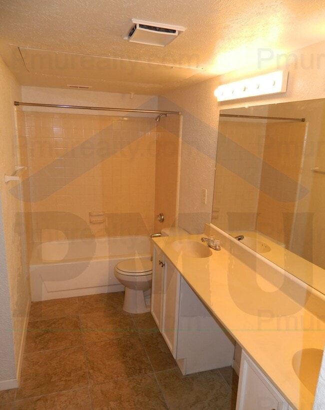 Building Photo - AVAILABLE NOW!!! Very Nice 3 Bedroom Dalla...