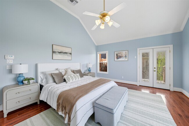 Building Photo - 5934 Stratford Gardens Dr